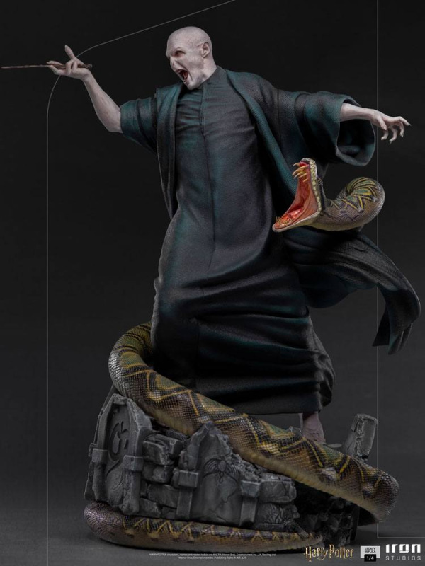 Harry Potter Legacy Replica Statue 1/4 Voldemort & Nagini 58 cm 2