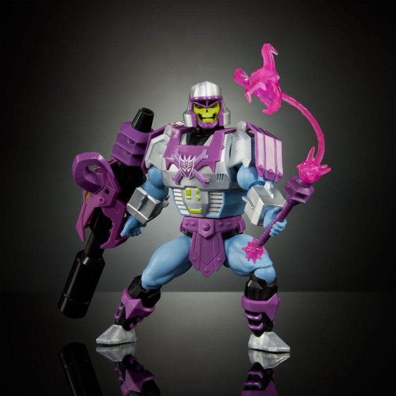Masters of the Universe x Transformers Action Figure Megatron Armor Skeletor heo European Exclusive 3