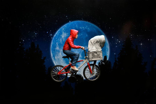E.T. the Extra-Terrestrial Action Figure Elliott & E.T. on Bicycle 13 cm 9