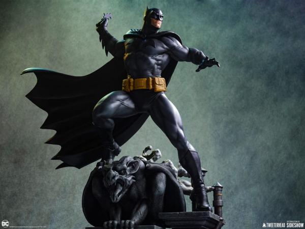 DC Comics Maquette 1/6 Batman (Black and Gray Edition) 50 cm