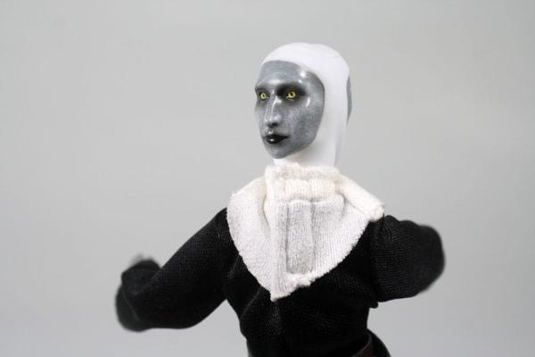 The Nun Action Figure Valak 20 cm