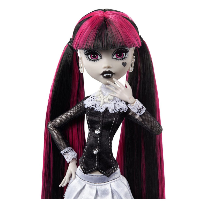 Monster High Reel Drama Doll Draculaura in Black And White 5