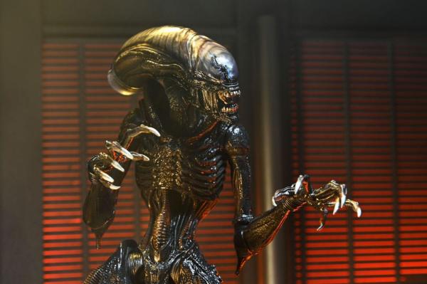 Alien: Romulus Ultimate Action Figure Scorched Xenomorph 18 cm 1