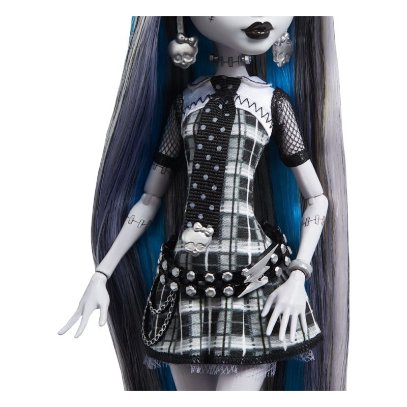 Monster High Reel Drama Doll Frankie Stein in Black And White 4