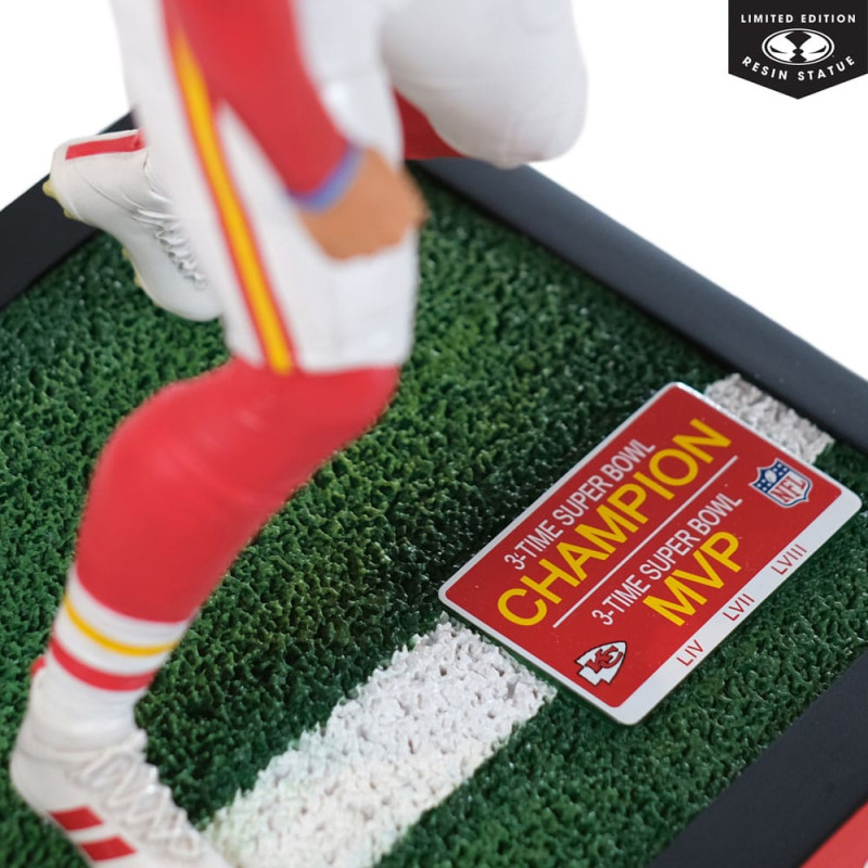 NFL Kansas City Chiefs Statue Statue 1/6 Patrick Mahomes 30 cm 2