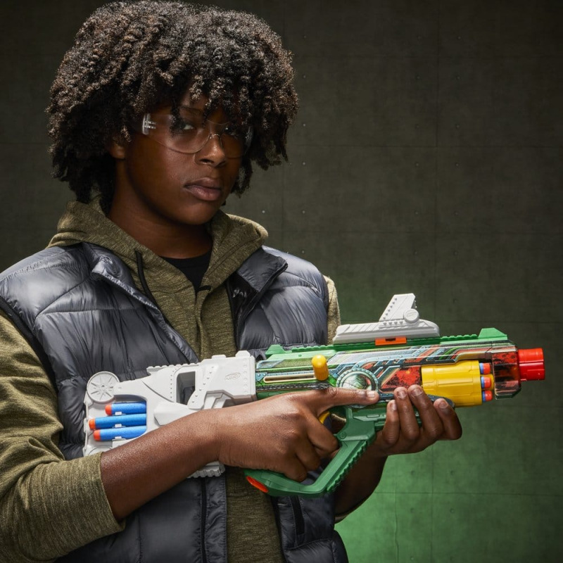 Avengers: Doomsday NERF Dart Blaster Doctor Doom 8