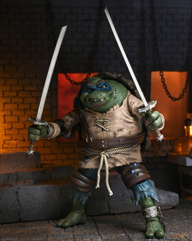 Universal Monsters x Teenage Mutant Ninja Turtles Action Figure Ultimate Leonardo as The Hunchback 1 3