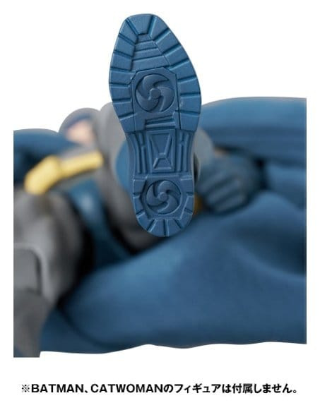 DC Comics MAFEX Action Figure Bruce Wayne (Batman: Hush Ver.) 16 cm 1