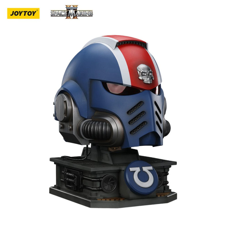 Warhammer 40,000: Space Marine 2 Replica Ultramarines Lieutenant Titus helmet with Display Stand 44 8