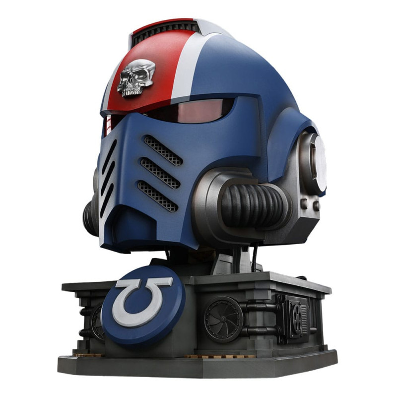 Warhammer 40,000: Space Marine 2 Replica Ultramarines Lieutenant Titus helmet with Display Stand 44