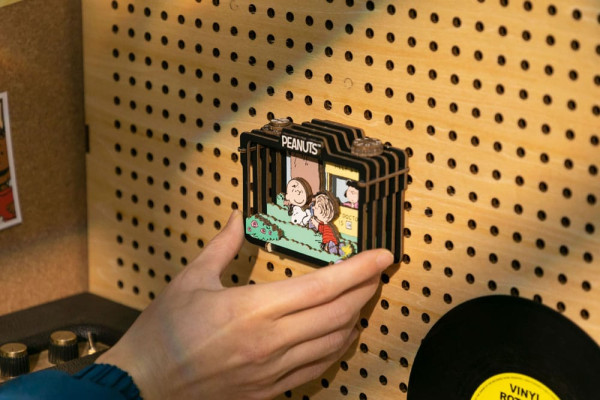 Peanuts Puremind Model Kit Wooden Theater Summer Snapshot 1