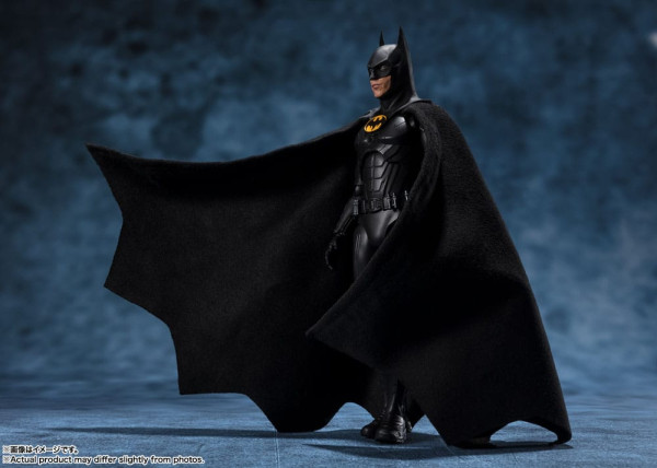 The Flash S.H. Figuarts Action Figure Batman 15 cm 2