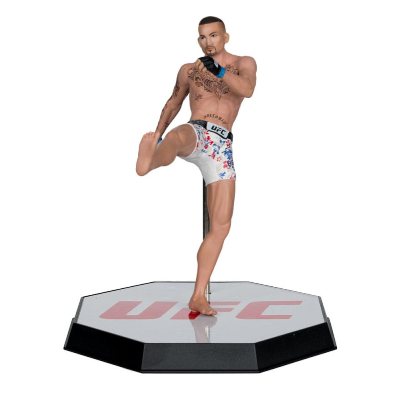 UFC Posed PVC Statue Max Holloway 18 cm 1
