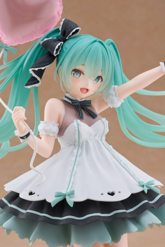 Hatsune Miku AMP+ PVC Statue Statue Hatsune Miku Birthday 2025 Party Ver. 21 cm 9
