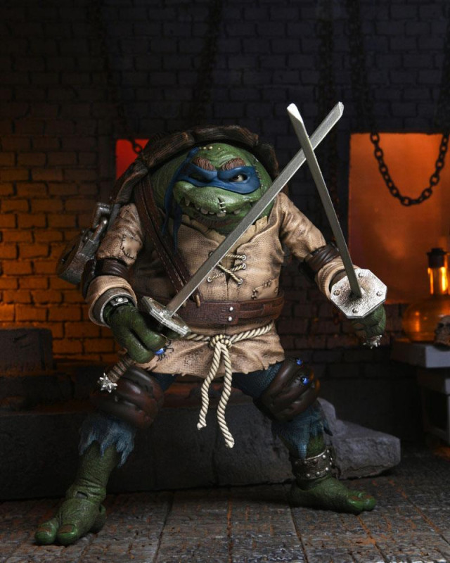 Universal Monsters x Teenage Mutant Ninja Turtles Action Figure Ultimate Leonardo as The Hunchback 1 2