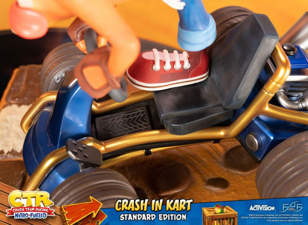 Crash Team Racing Nitro-Fueled Statue Crash in Kart 31 cm 10