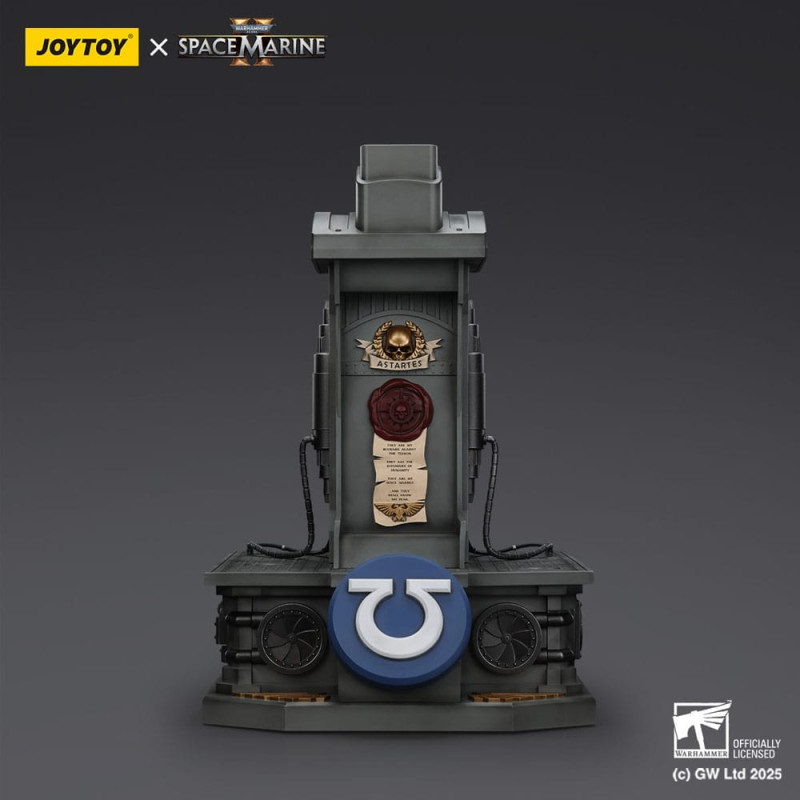 Warhammer 40,000: Space Marine 2 Replica Ultramarines Lieutenant Titus helmet with Display Stand 44 4