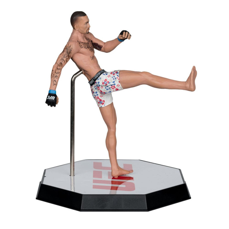 UFC Posed PVC Statue Max Holloway 18 cm 4
