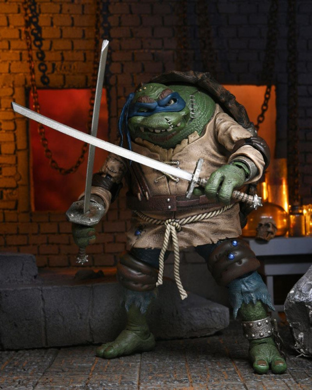 Universal Monsters x Teenage Mutant Ninja Turtles Action Figure Ultimate Leonardo as The Hunchback 1 4