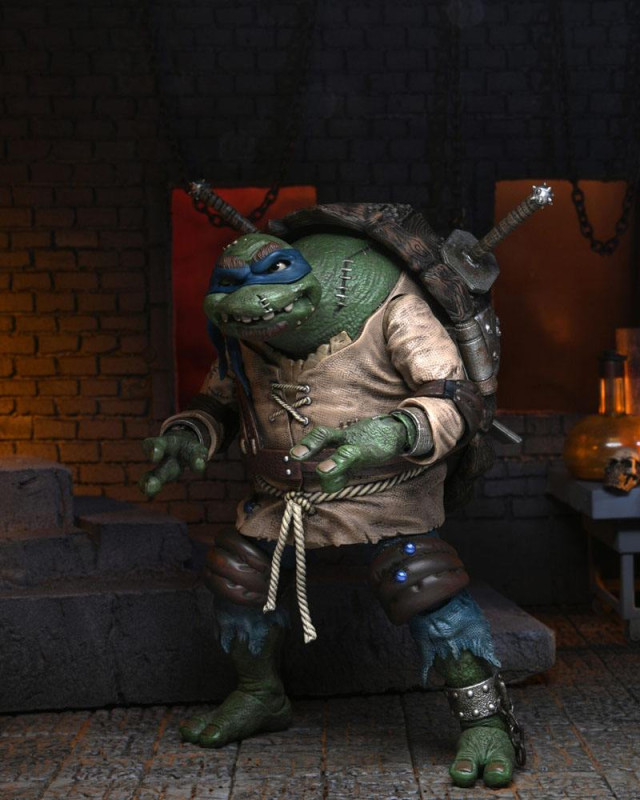 Universal Monsters x Teenage Mutant Ninja Turtles Action Figure Ultimate Leonardo as The Hunchback 1 11