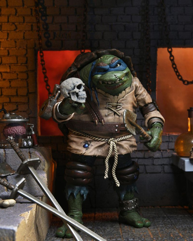 Universal Monsters x Teenage Mutant Ninja Turtles Action Figure Ultimate Leonardo as The Hunchback 1 6