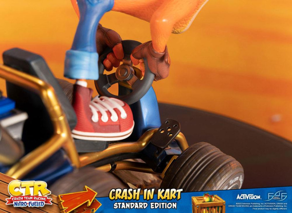 Crash Team Racing Nitro-Fueled Statue Crash in Kart 31 cm 9
