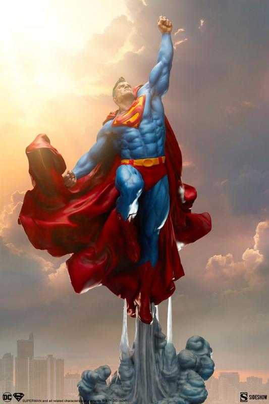 DC Comics Premium Format Statue Superman 84 cm