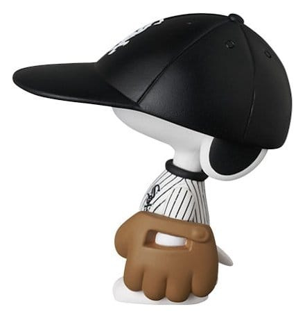 MLB × Peanuts UDF PVC Figure Chicago White Sox Snoopy 7 cm 1