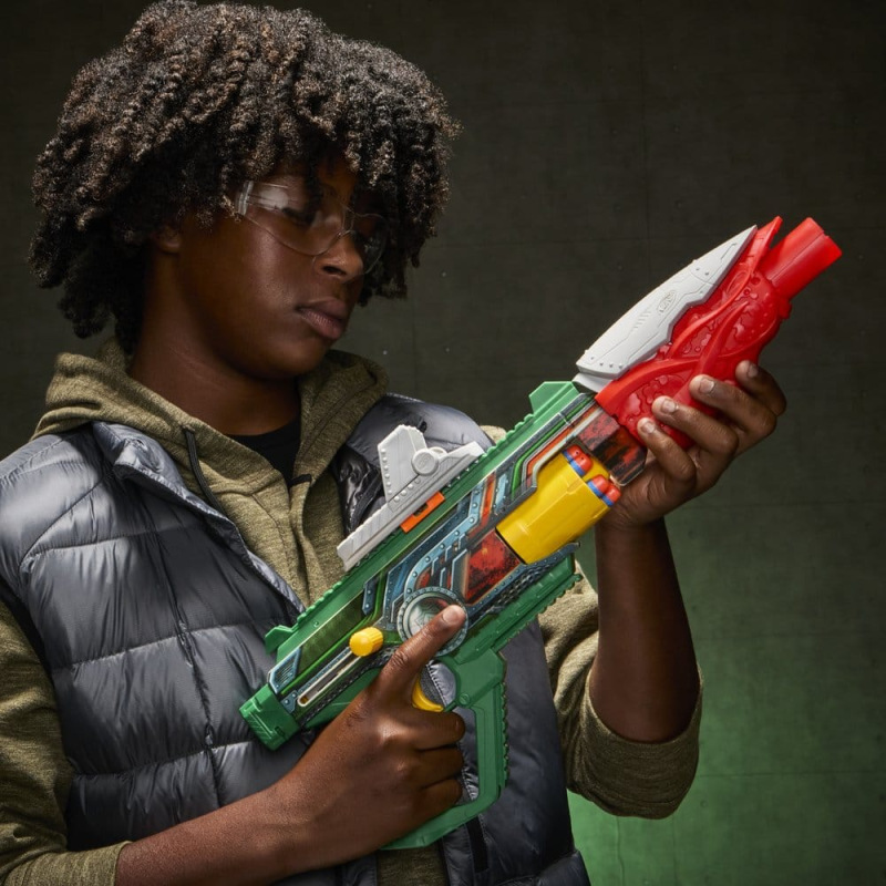 Avengers: Doomsday NERF Dart Blaster Doctor Doom 11